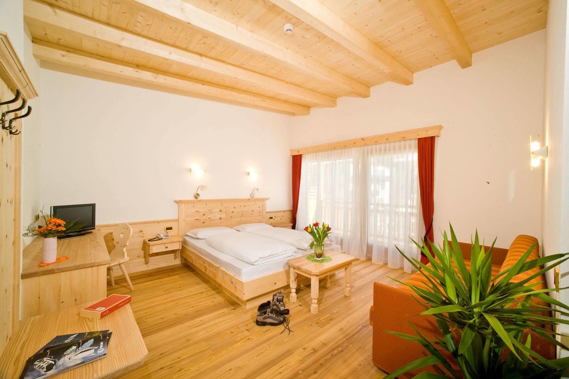 Hotel Pider La Valle Buitenkant foto